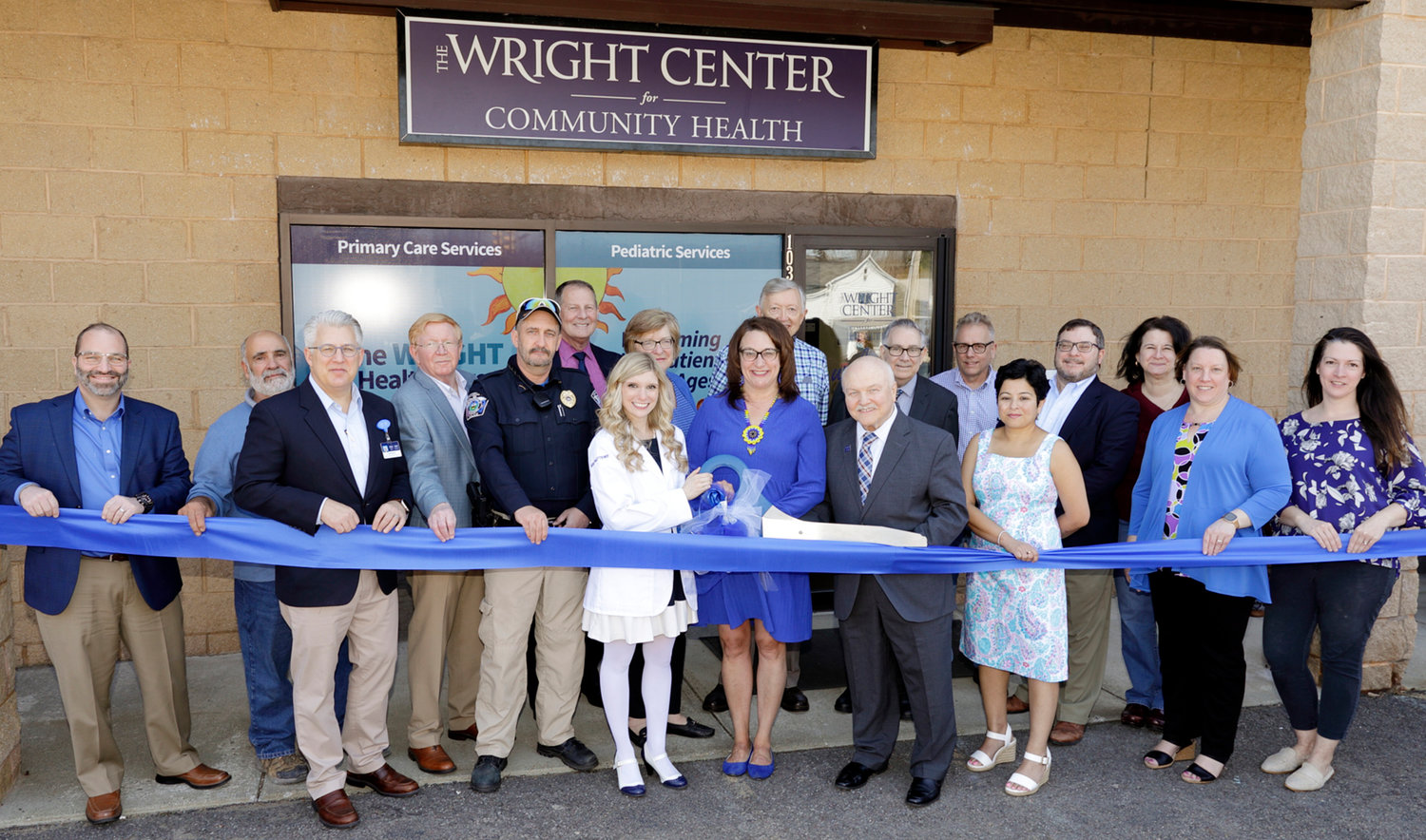 The Wright Center for Community Health cut a ceremonial ribbon on April 24, marking the opening of its new North Pocono practice...